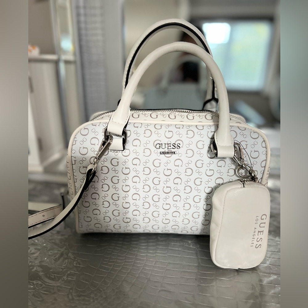 GUESS Purse NWOT Bag Satchel Crossbody